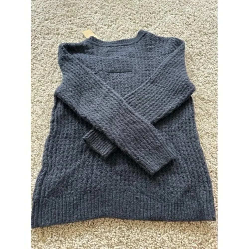 Hollister Womens Fuzzy Sweater Pull Over Navy Logo Light Weight Size Medium
